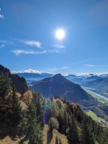 PXL 20231028 104323141.MP 